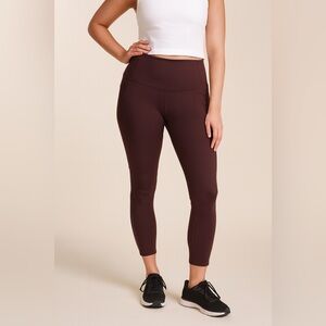 Lululemon Maroon Dot‑Detail Crop Leggings – Size 6 – Excellent Condition